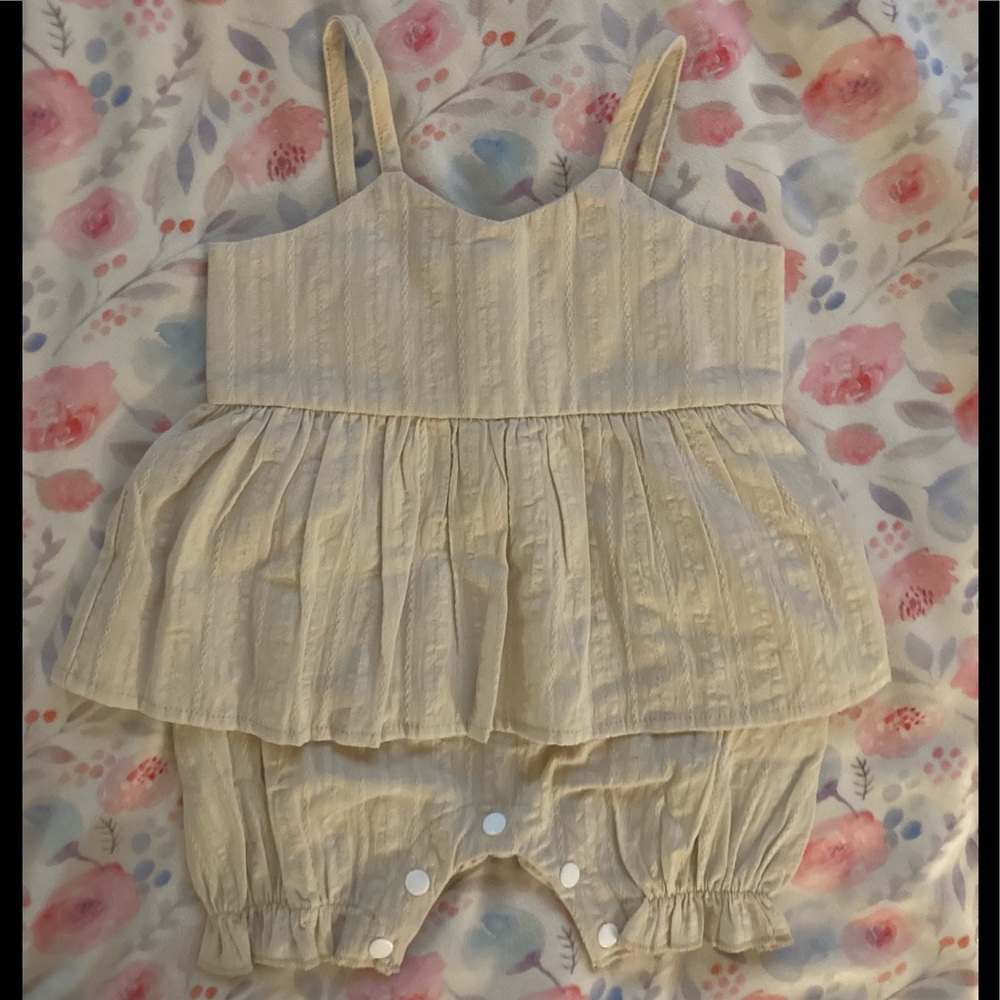NWOT Sleeveless summer romper